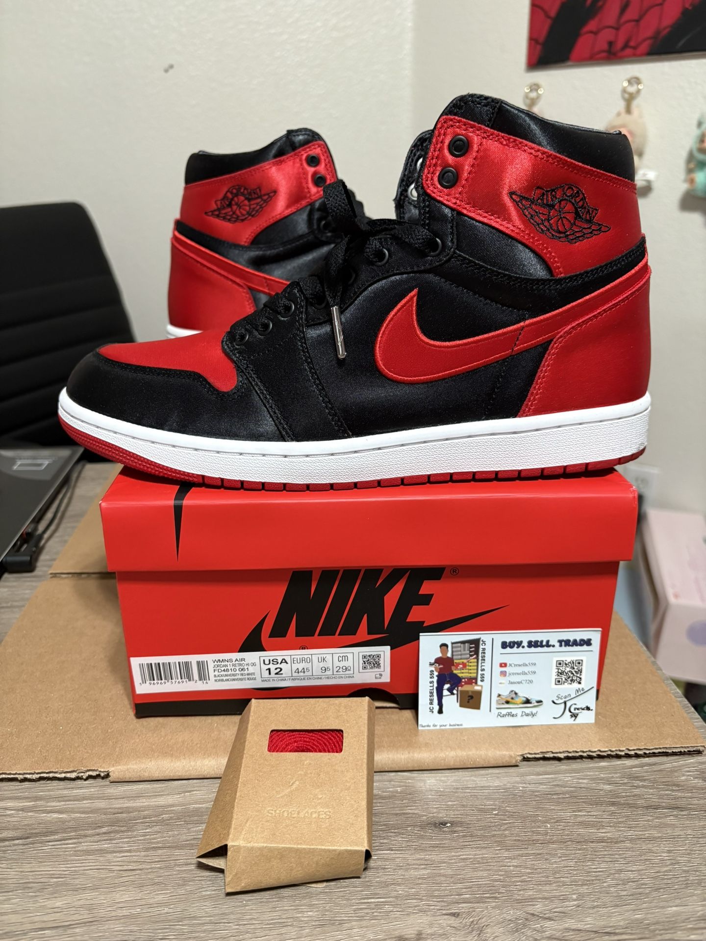 Size 10.5M/12W - CLEAN Air Jordan 1 Retro High OG Satin Bred Black Red