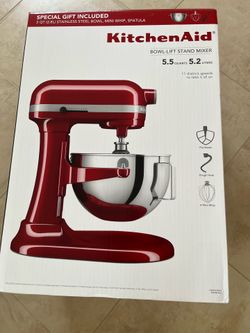 2 bowls KitchenAid stand mixer