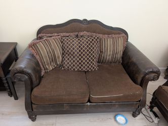 Free couches (can be delivered if you are willing to pay for gas)