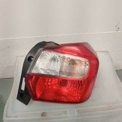 Subaru Crosstrek Taillight Passenger Side Original Nice Condition Complete With Bulbs 2016-2017
