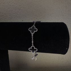 STAINLESS STEEL CLOVER BRACELETE