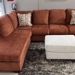 AP🎉 Great 2 Piece Sectional Couch With Chaise// Financing & Delivery Available 
