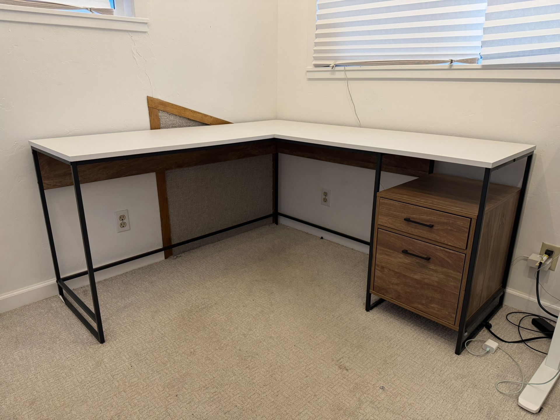 Mid Century Modern L-shaped Desk With Drawers