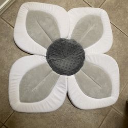 Blooming Baby Lotus Baby Bath Seat