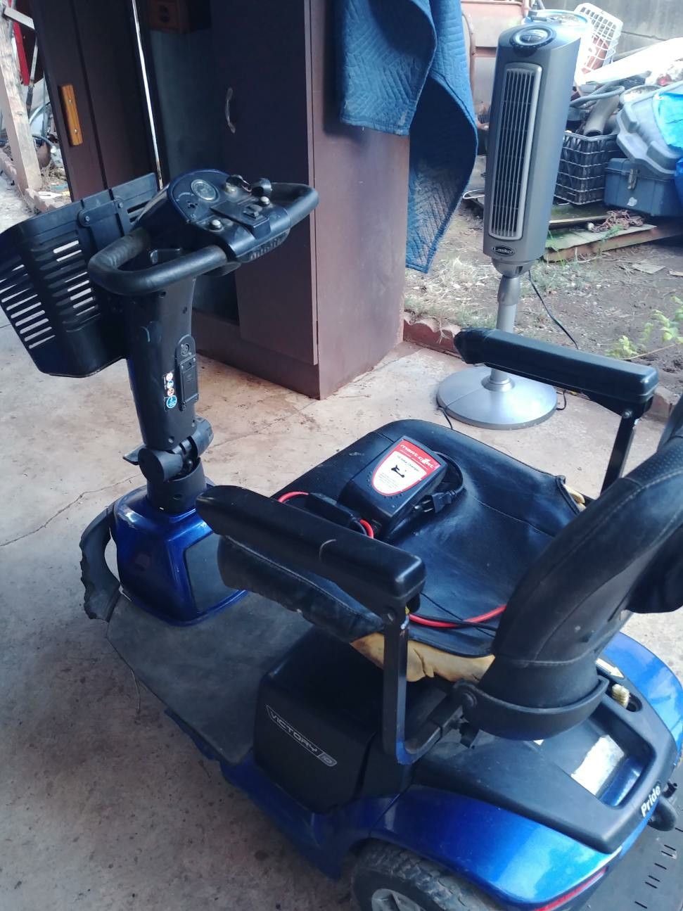 Electric wheelchair scooter