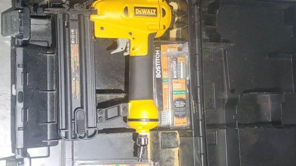 Dewalt 18 Gauge Pneumatic Air Compressor 2 inch Brad Nailer Nail Gun