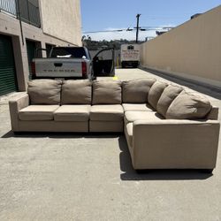 Beige Couch 🛻Delivery Available🛻