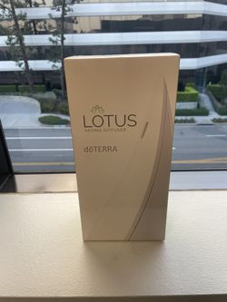 doTERRA Lotus Aroma Diffuser + Set of doTERRA Essential Oils