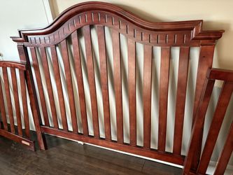 Bellini Convertible Crib- Great Condition!