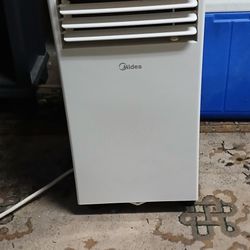 8,000 BTU Midea 