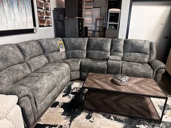 Stunning reclining sectional! $1899 📲💙📦