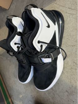 Nike Air Max 270 Sneakers Black, White, Silver (Size 11)