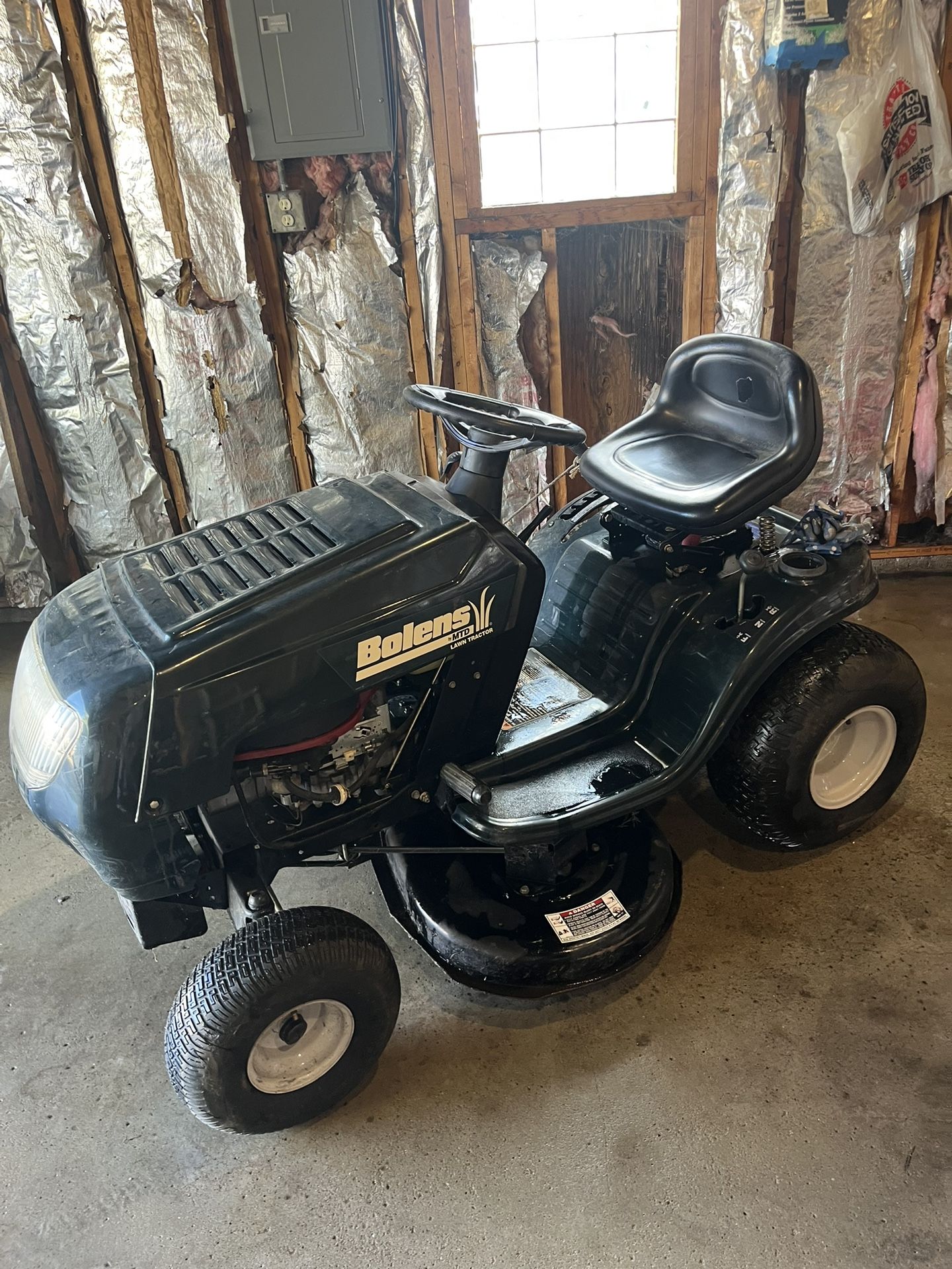 Bolens MTD Lawn Tractor 15.5 HP 38” Blade
