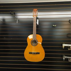 STAGG CLASSICAL ACOUSTIC GUITAR