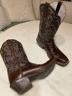 Ariat Cowgirl Boots 8.5