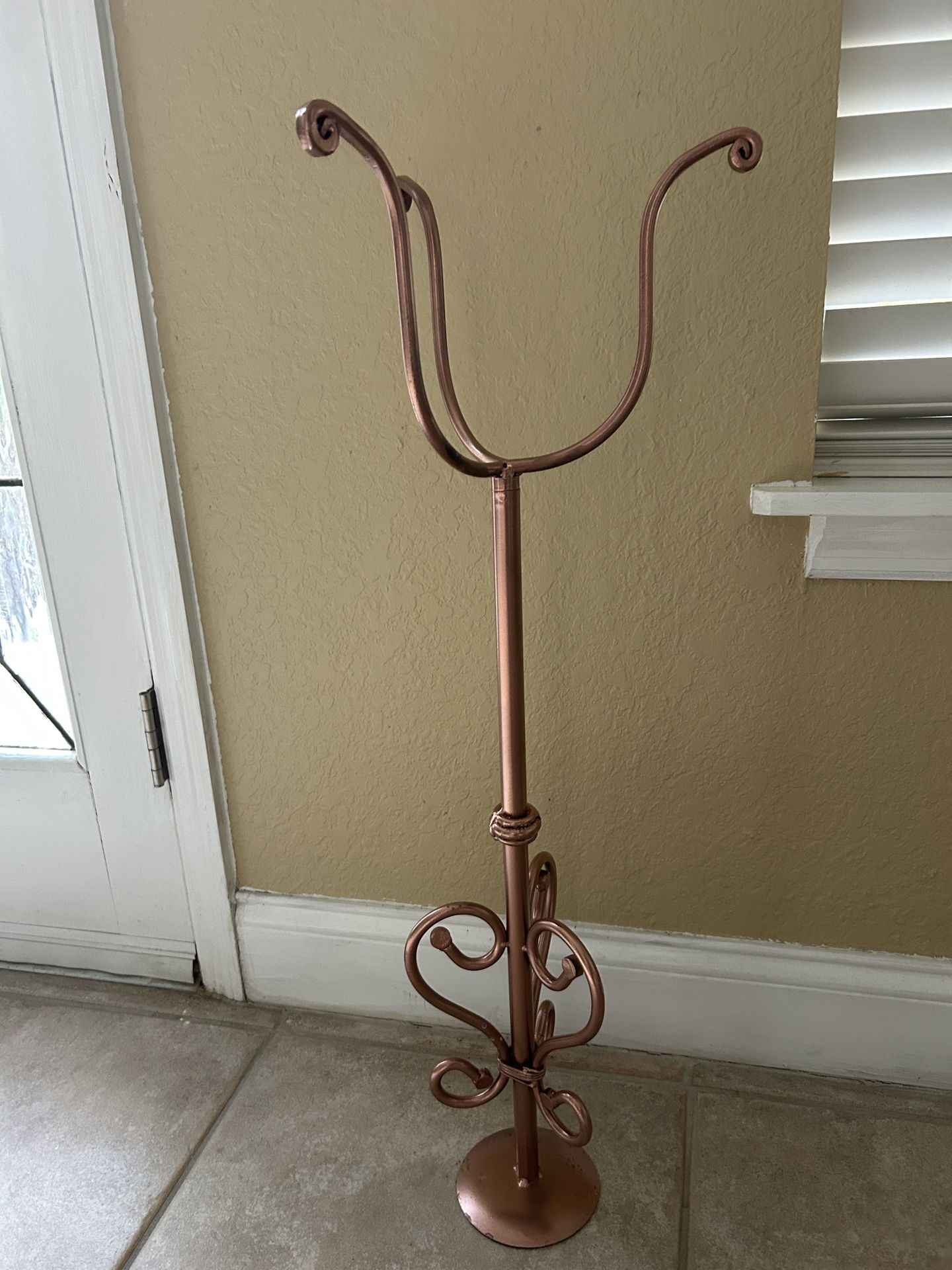 Hanger For Entry Way