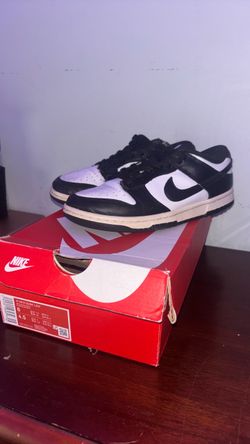 Nike dunks (panda) size 6Y