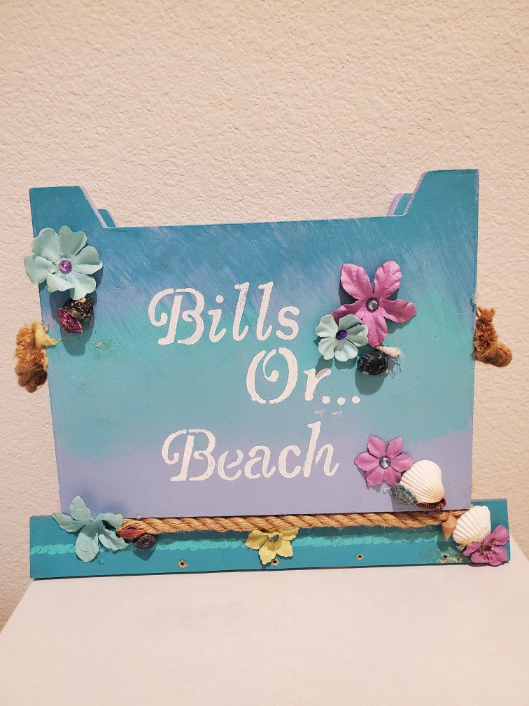 "Bills Or Beach" Wall Hanger For Bills