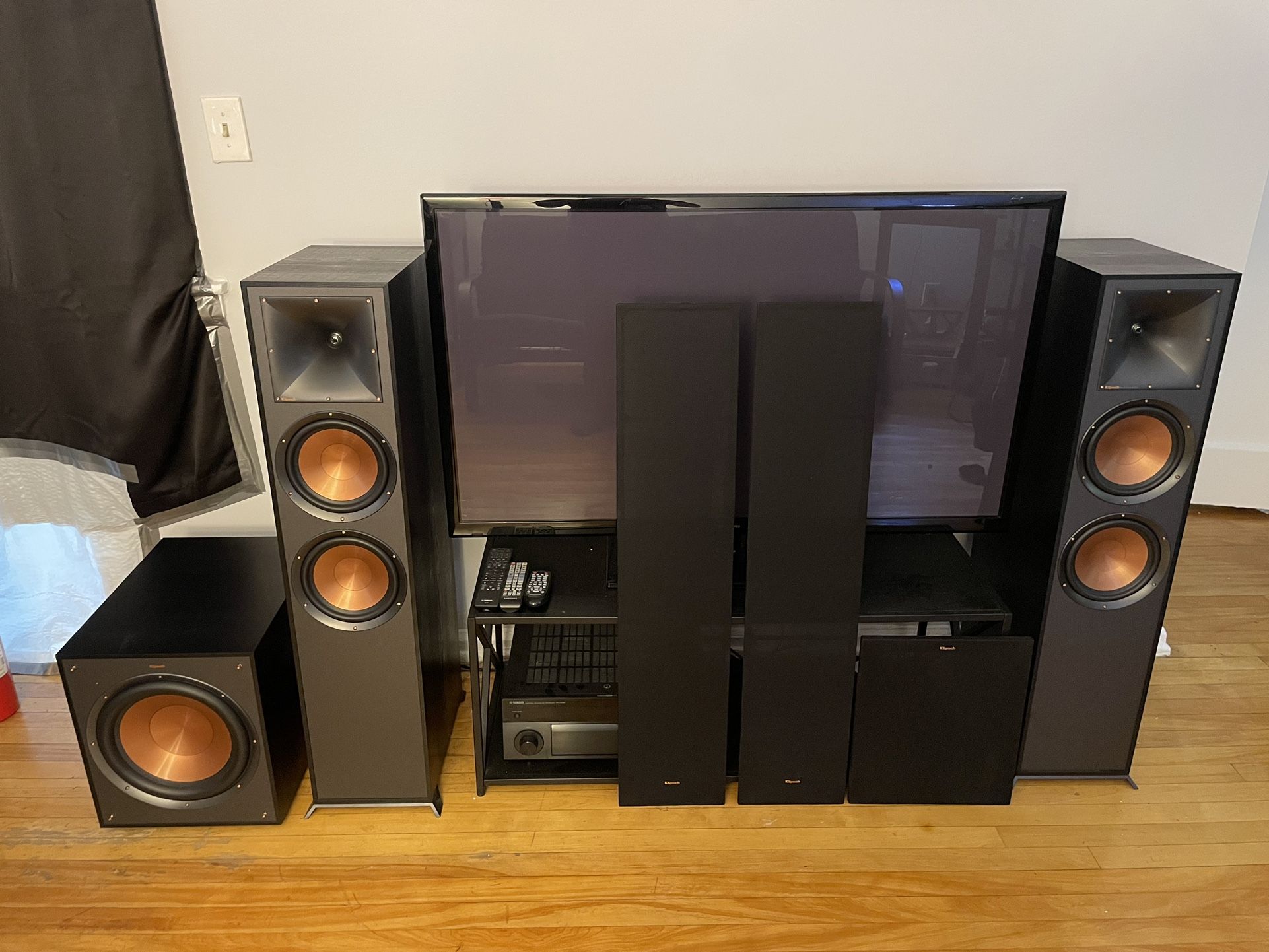 NEED GONE ASAP Like New Klipsch R820F Tower Speakers x2, R120SW And Yamaha RXA1080 7.1 Receiver