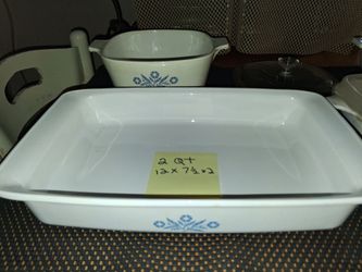 Eight piece vintage CorningWare blue cornflower.   selling as a set. All sales final.