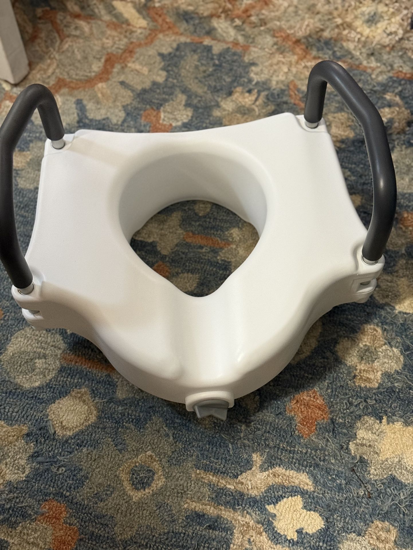 Raised Toilet Seat with Handles