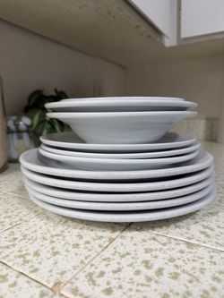 🍽️ White Glass Dinnerware Set (12 Pieces Total) – $5 for All! 🏷️