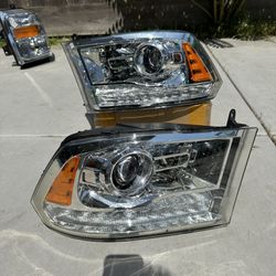 09-18 Dodge Ram Projector Headlights 