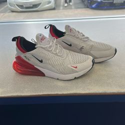 Tennis Nike air  270  Custom Color’s.