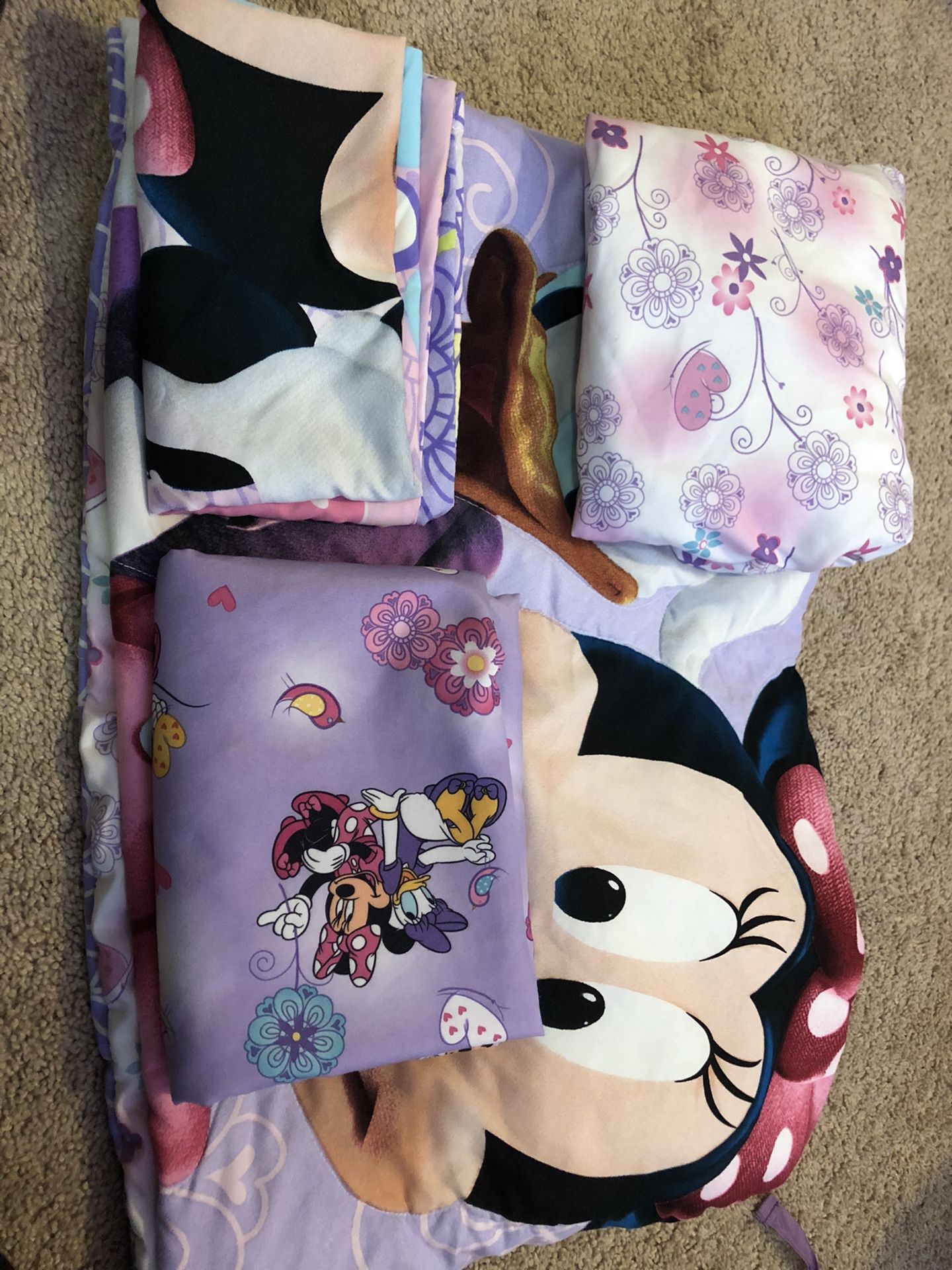 Complete Minnie Mouse Crib or Toddler bed set.