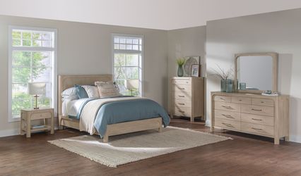 Solano Weathered Mango 5-piece Queen Bedroom Set