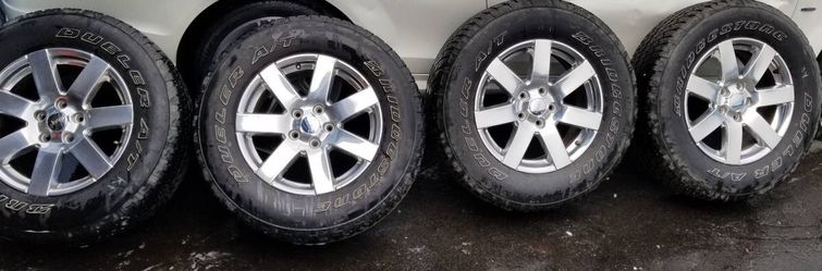 Jeep Wrangler Sahara rims and tires