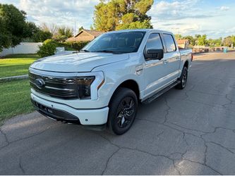 2023 Ford F150 Lightning XLT 4wd extended range