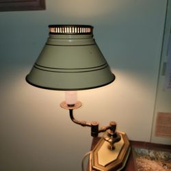 Vintage Ainsley Lamp