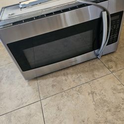 Samsung Microwave – Not Working – As-Is / For Parts