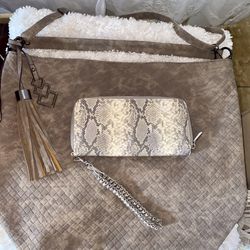 Weekender Bag With Wristlet