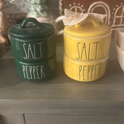 Rae dunn salt and pepper stackers