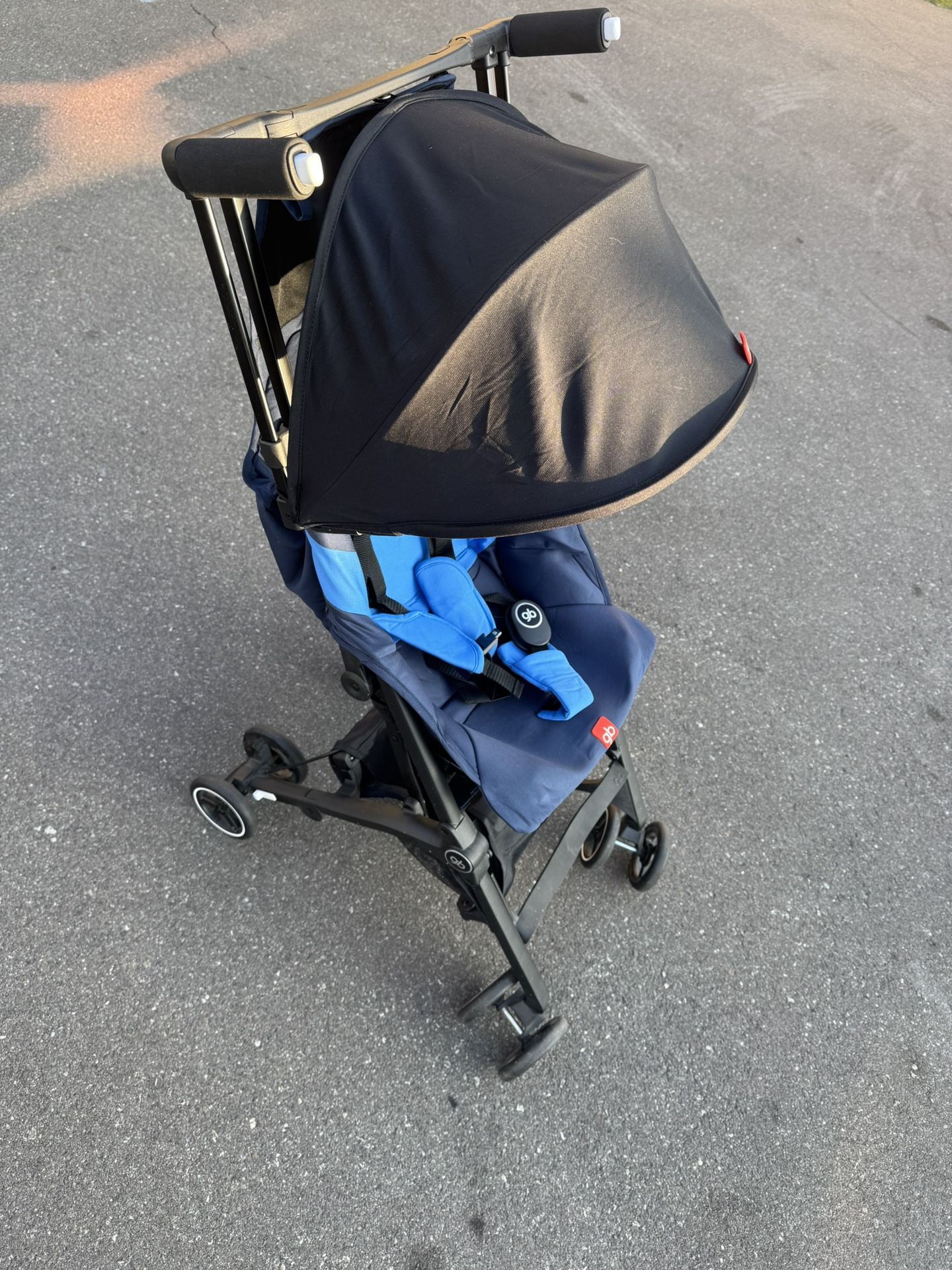 Ultra Compact Lightweight Travel Stroller