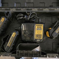 DeWalt 3 Batteries And Charger