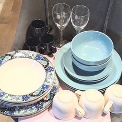 Bundle Of Really Cute Dish Set