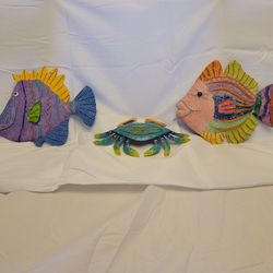 Bright Colored Fish And Crab Wall Decor 