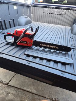 chainsaw very good condition almost new