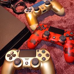 PS4 Console And Controllers 