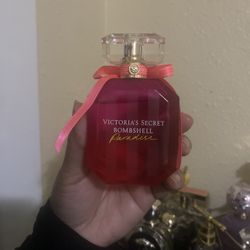 Victoria Secret Bomb Shell Paradise Perfume
