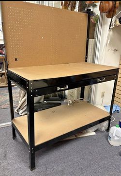 OUTDOOR/INDOOR WORKBENCH