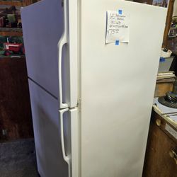 GE refrigerator/freezer 18.2 cu ft
