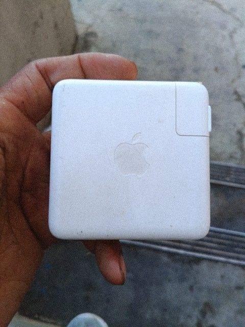 Apple 85 W