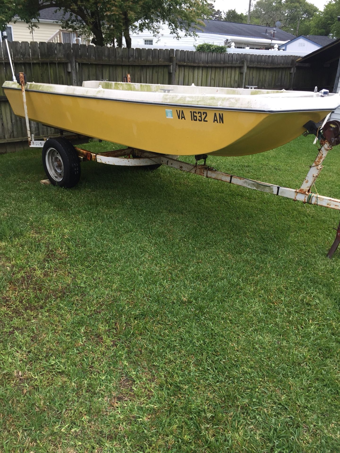 14ft Fiberglass Jon Boat for Sale in Hampton, VA OfferUp