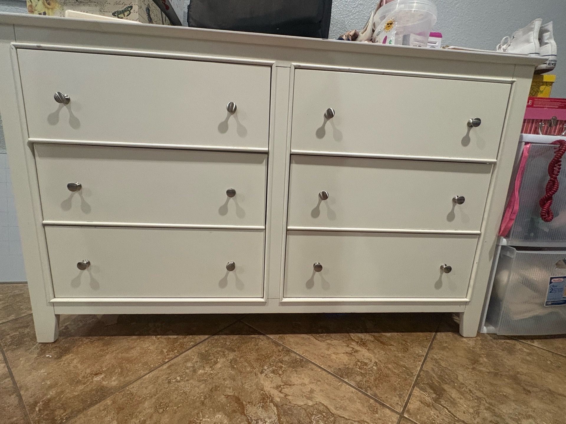 Dresser free