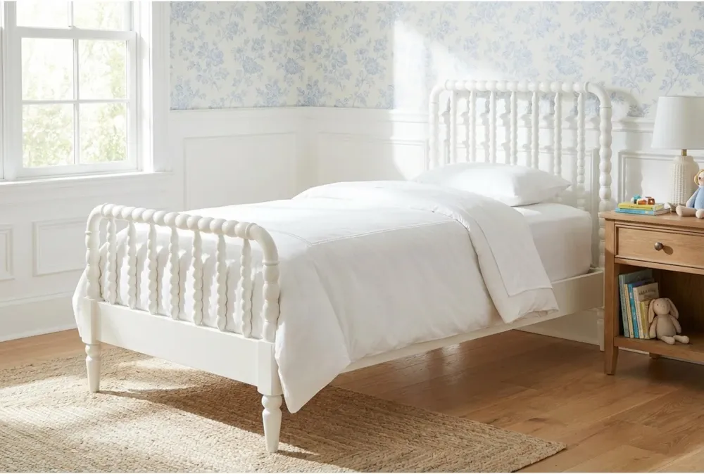 Living Spaces Madison White Twin Bed (Used)