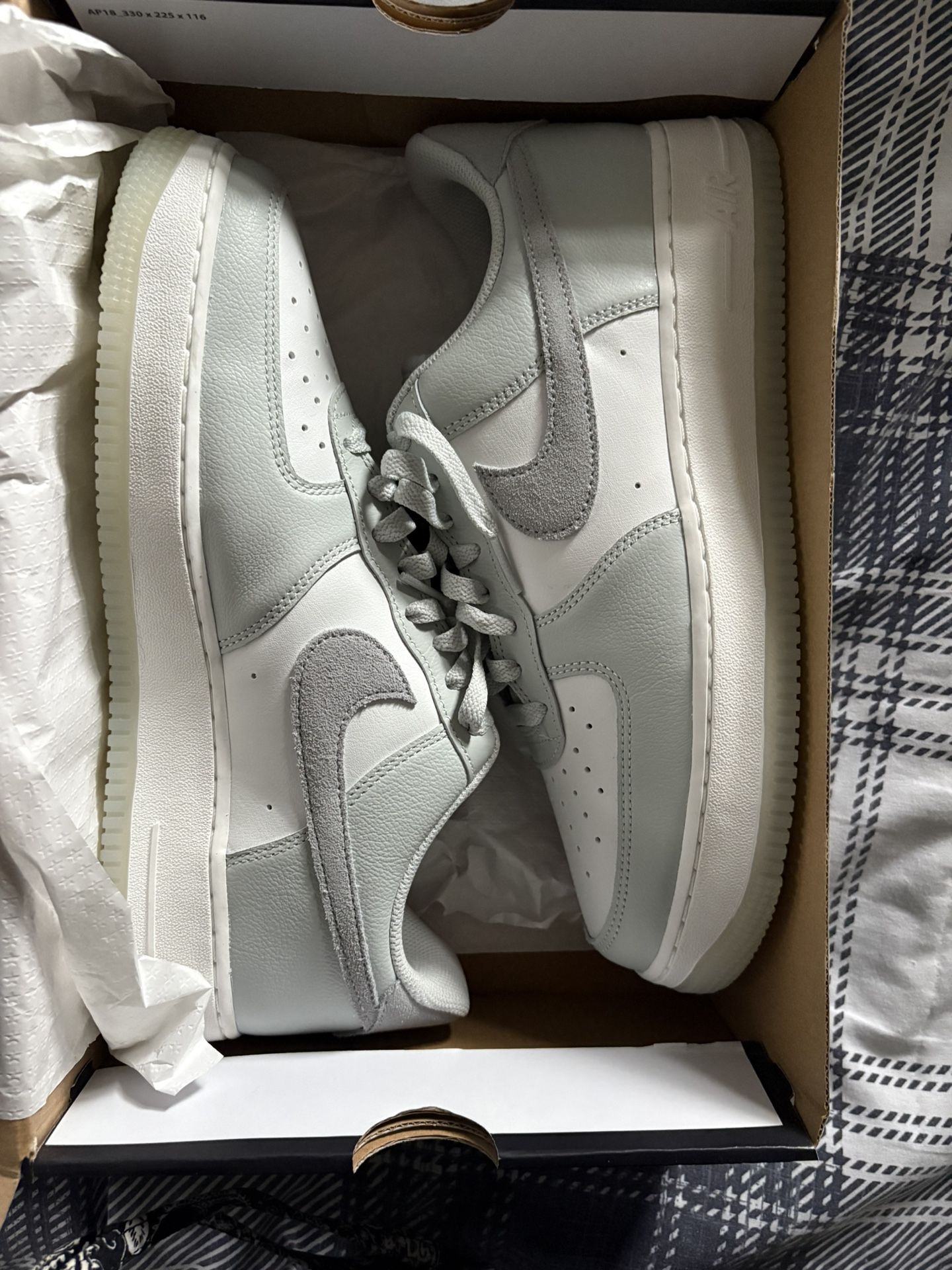 MENS NIKE AIR FORCES